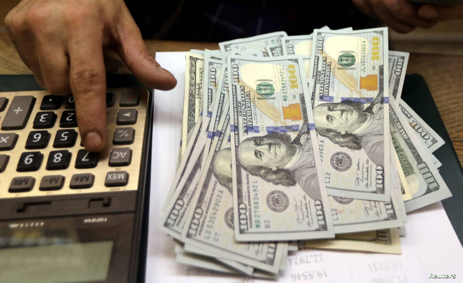 سعر الدولار في السوق السوداء
