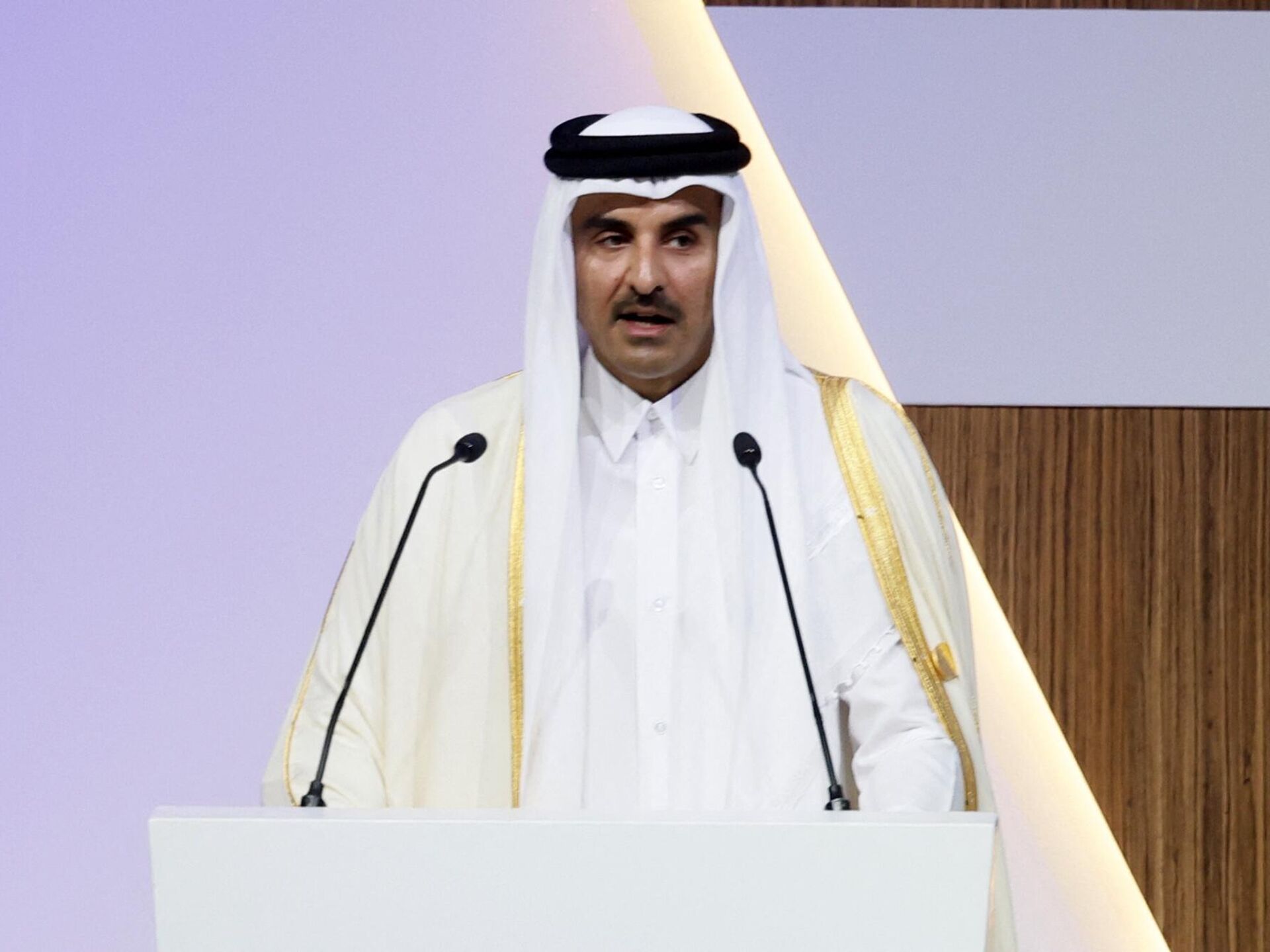طلب مساعدة مالية من امير قطر 