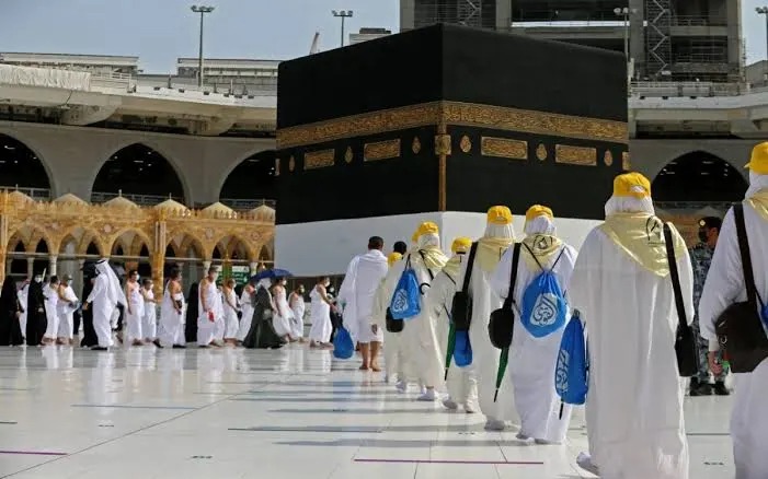  الذهاب إلى الحج دون تصريح 